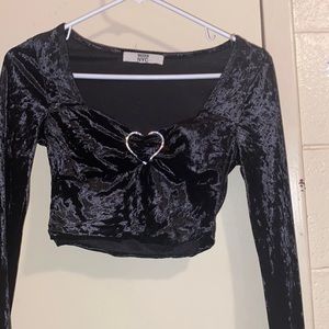 Y2K black cropped top heart design